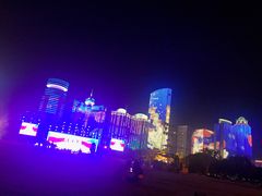 -万绿园