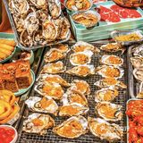 吃自助令人快乐的事 当然还有吃不尽的甜点、饮品