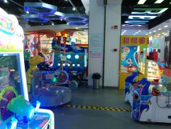 -六月巴士童乐园(抚顺罕王商场店)