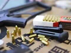 -都市枪神实弹射击俱乐部