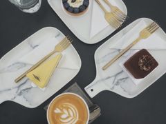 -UNI UNI(环亚凯瑟琳店)