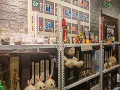 -谐音梗主机电玩·桌游·拼豆·团建轰趴馆(泛海名人店)