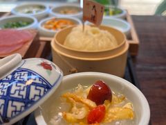 -银米·云南传统过桥米线(双廊黑金冠店)