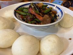 土猪肉夹馒头-浔味·山屿湖·正宗全鱼宴老字号