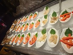 -雍容荟帝王蟹活龙虾展台自助(IFS黑金店)