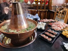 -果松木炭酸菜铜火锅·外婆参鸡汤