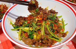 Coriander Stir-fried Pork Shank