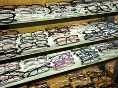 -优医视平价眼镜蔡司依视路折扣工厂店(十里堡店)
