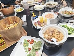 -小小饭店·休闲农庄·安吉松树林里的农家菜
