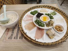 -花馬肆.云南过桥米线(汉神购物广场现场熬汤店)