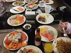 -大中华希尔顿酒店-念自助餐·嗨啤·小龙虾