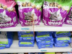 这是猫粮和猫沙。-天河沃尔玛