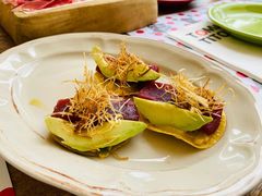 芝麻脆片配牛油果酱及西瓜莎莎-TOMATITO(无限极荟店)