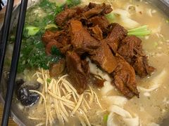 牛肉烩面-八百里牛肉汤(盖饭·锅贴·万象城店)