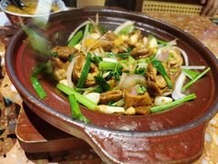 招牌啫啫肥肠煲-涌煲记·蟹煲·砂锅海鲜·煲出宁波味(天一旗舰店)