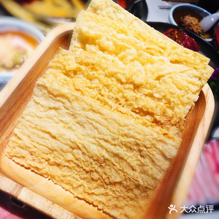 探店黑珍珠,火锅排队王名副其实