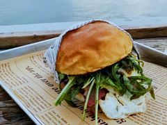 烟熏慢煮牛汉堡-Brew Farm·精酿农场海滨悬崖餐厅