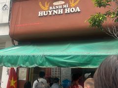 -Bánh Mì Huynh Hoa