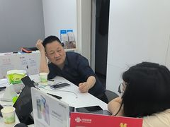 -荣耀授权专卖店(黄浦浙江中路店)