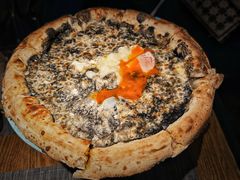 招牌黑松露温泉蛋披萨-IL TEATRO 精品意大利餐厅