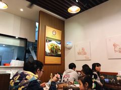 大堂-佳面馆·竹升云吞面·爽鱼皮·牛腩面(易发店)
