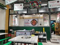 大堂-晓彭肥肠鸡·泡椒鸡火锅(水木天地店)