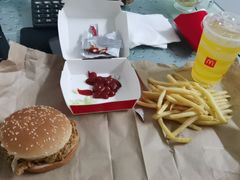 -麦当劳(岚皋路品尊国际店)