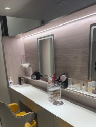 -佳颜轻医美·美学抗衰中心