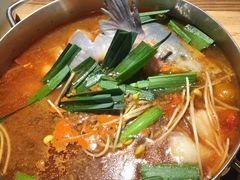 -野山舂·贵州现舂酸汤火锅(鸿通城店)