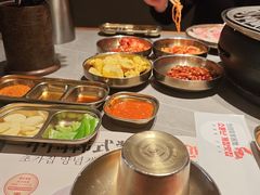 -草家酱蟹炭火烤肉店(珲春南路一店)
