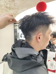 -宫铭烫发染发接发店