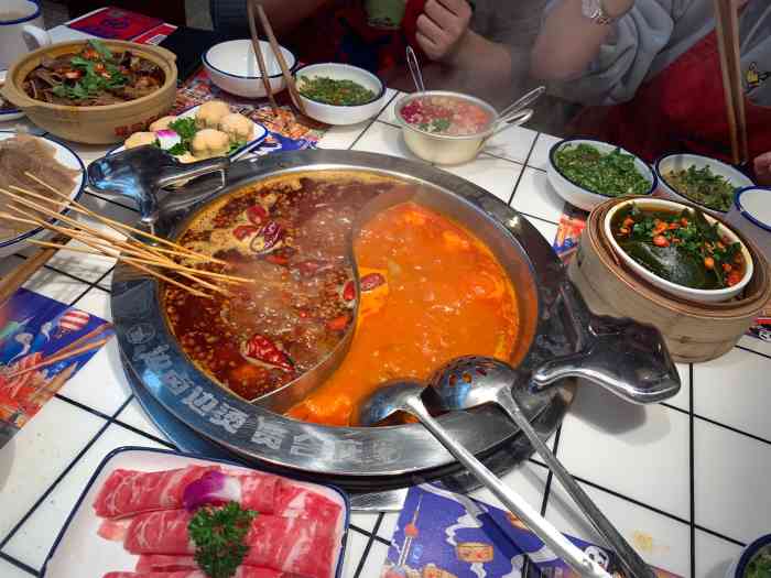 贤合庄自助卤味火锅(金沙龙湖店)-"工作日下午带着孩子来吃火锅,吃了