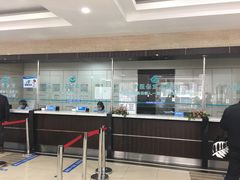 -上海大学附属上海和平眼科医院