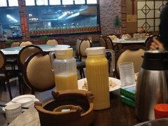 大堂-醉美东江·三文鱼·烧鸡公