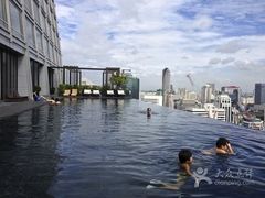 25楼无边泳池-曼谷大仓新颐酒店