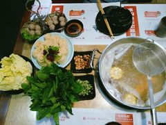 -左庭右院鲜牛肉火锅(金山万达店)