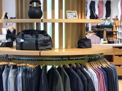 -lululemon(上海浦东IFC店)