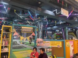 -反弹蹦床公园·亲子乐园·团建·派对(尚品奥莱店)