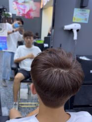 -藤野造型专业烫染接发