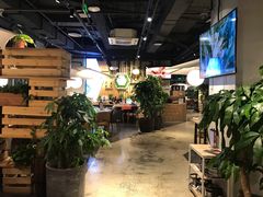 大堂-日进一片海.生腌海鲜火锅.宵夜烧烤(三里屯总店)