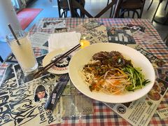 -鼓楼吃面·肉啃肉(南锣鼓巷店)