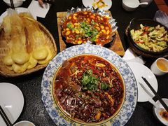 -万重锦·人文川菜馆(骡马市店)