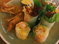 酥炸老虎虾香芒米纸卷配榴莲汁-CHINCHIN 青青·泰国料理(万象食家店)