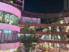 -瑞虹新天地月亮湾