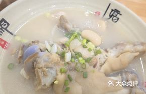 Stewed Pig Trotter with Kidney Beans