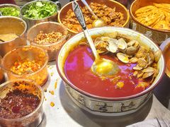-爆炸头阿姨小四川正宗川味小吃(无任何分店)