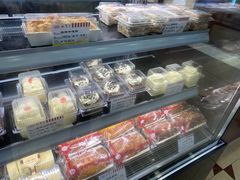 -红宝石·鲜奶小方·海派西点房(南丹店)