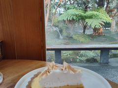 -Chom Cafe and Restaurant