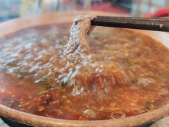 昆明寻甸酸菜牛肉火锅-云边嬢嬢·云南野料现摏火锅