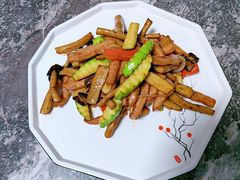 茶树菇爆三成肉-浑河北岸小酒馆(银河丽湾店)